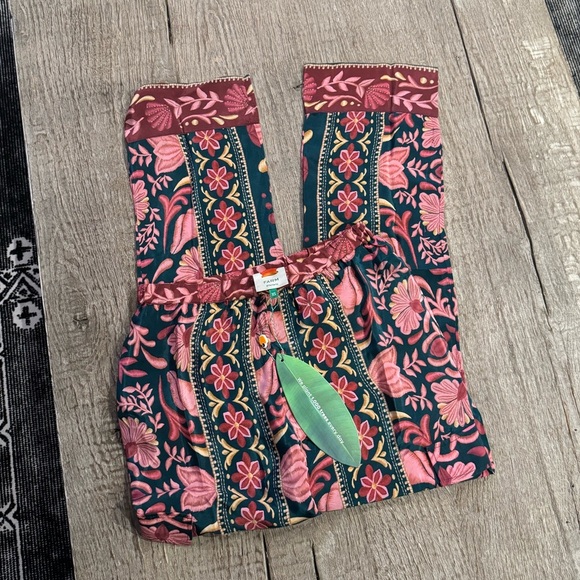 FARM Rio Seashell Tapestry Teal Cargo Pants. - Picture 4 of 7